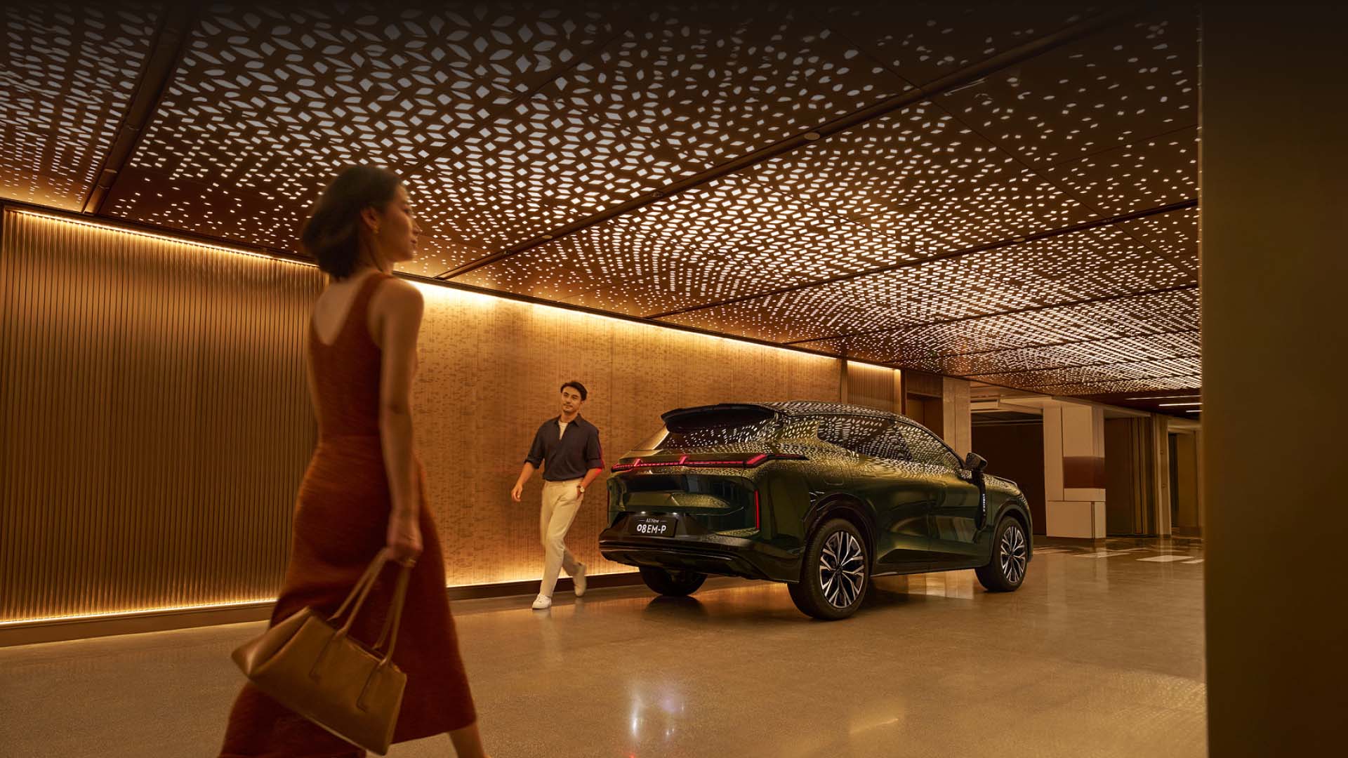 领克08四驱车,领克08加速,领克08emp流光金